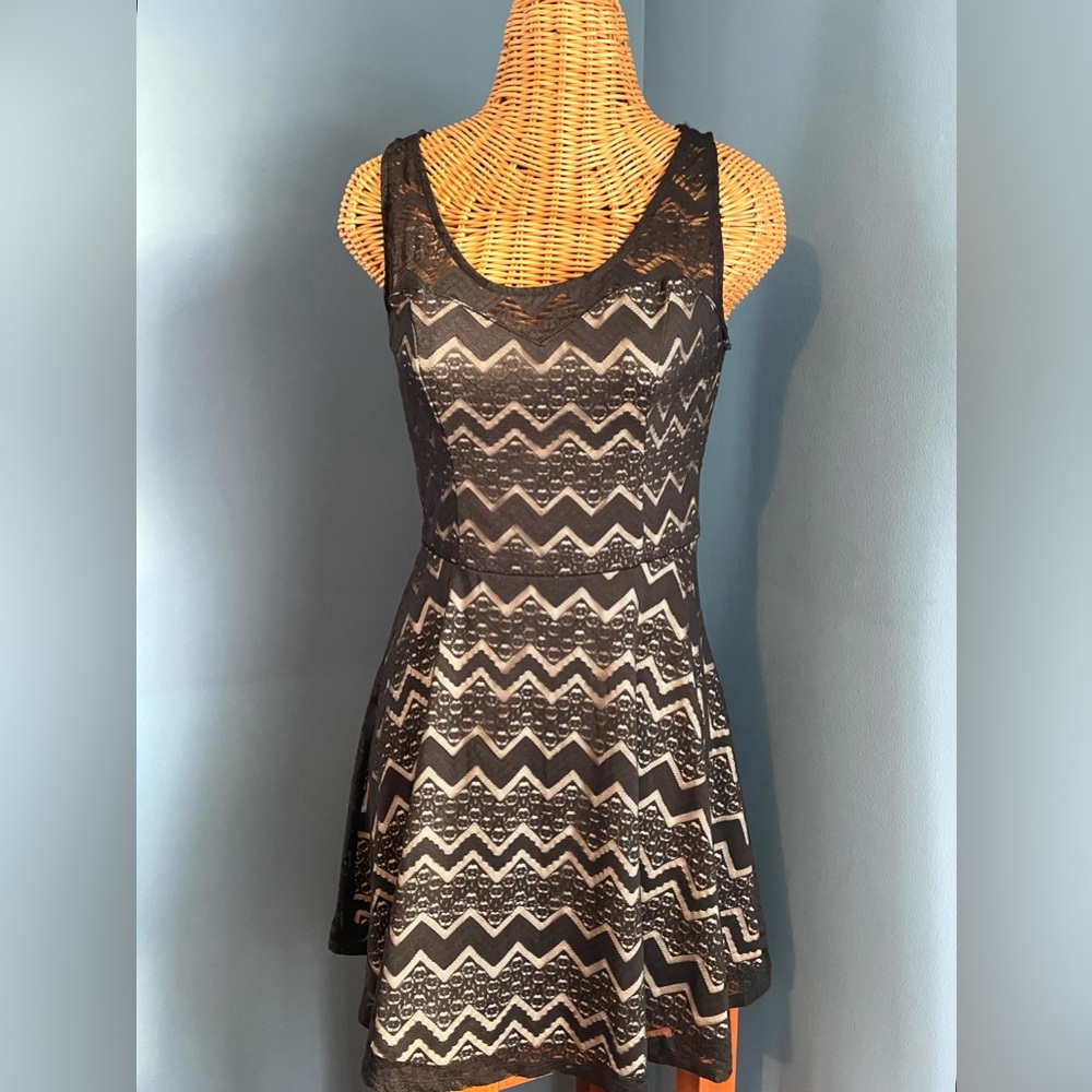 Candie’s Black Chevron Lace Dress - size M. Stretchy.